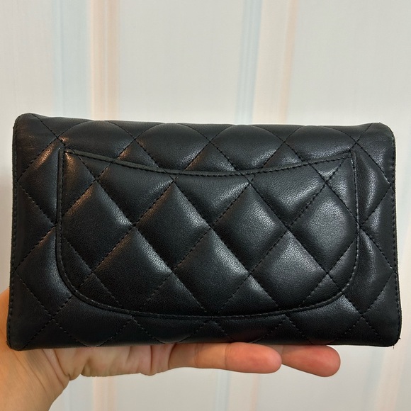 Chanel long flap wallet lambskin matelasse - Picture 3 of 16